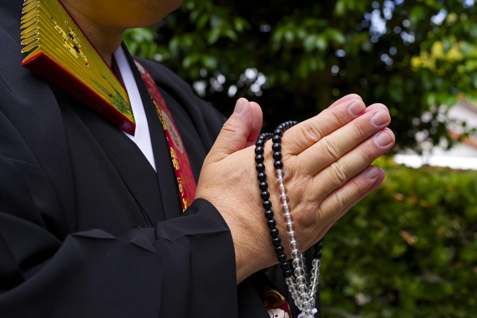 処分して大丈夫？家に残る“神棚”｜売る前に知っておきたい“処分と供養”の正解  